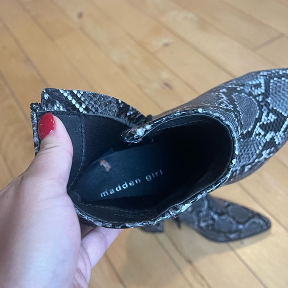 MADDEN GIRL | Black and Grey Snake Skin Pointed Toe Bootie - Picture 8 of 8